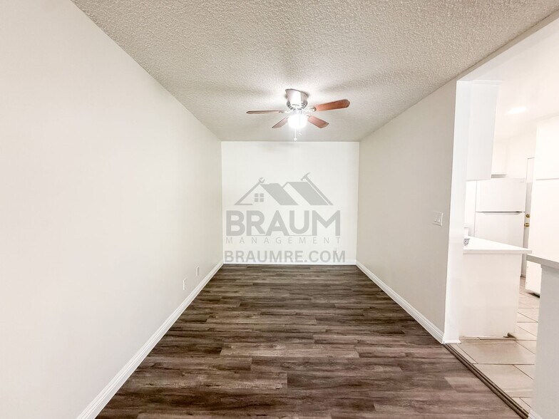 Building Photo - 6041 Whitsett Ave