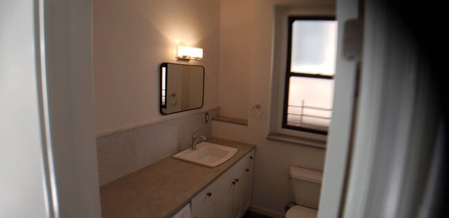 Building Photo - 42 Park Terrace E