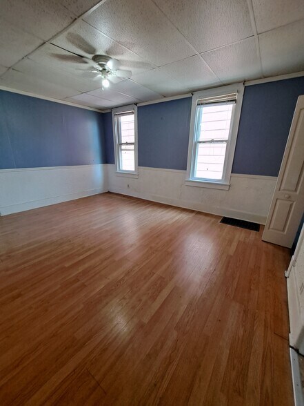 Building Photo - 852 8th Ave