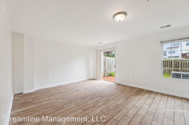 Building Photo - 4 br, 2.5 bath House - 7007 Onyx Ct.