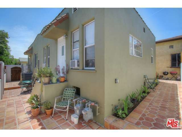 side patio to side walkway - 1876 Ripple St