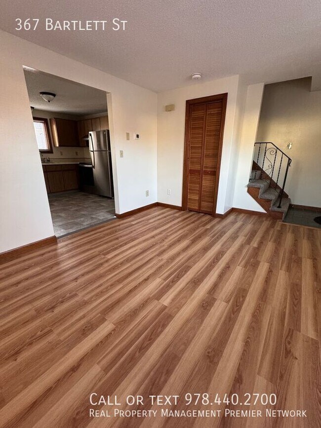 Building Photo - 367 Bartlett St