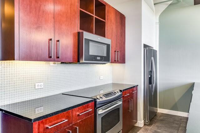 Building Photo - 2600 W 7th St