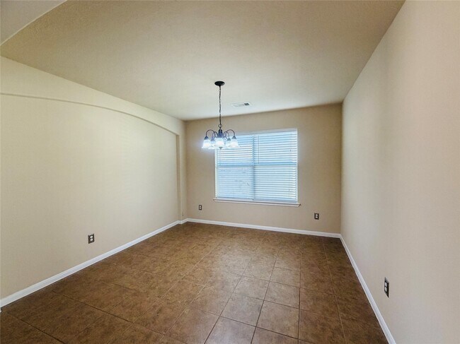 Building Photo - 246 Golden Grain Dr