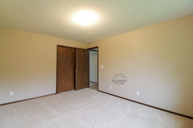 Building Photo - 3 Bed/2.5 Bath House in Pasco Near the River!