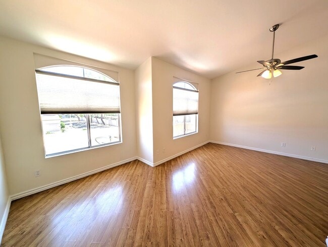 Building Photo - 3 Bedroom Townhome at Townes at Southpark ...