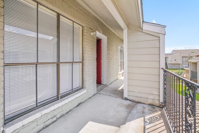 Building Photo - 12770 Rodeo Square Dr