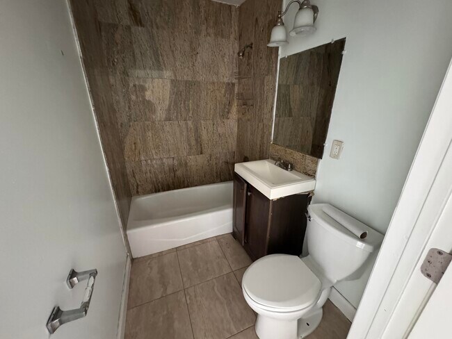 Building Photo - 616 49th St