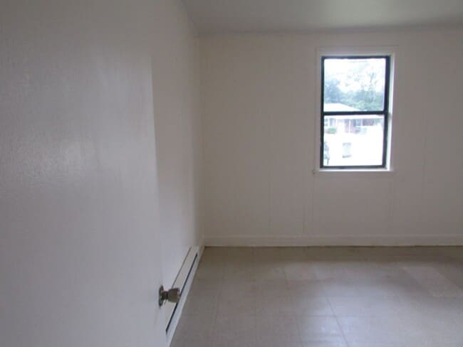 Building Photo - 135 Highland Ave