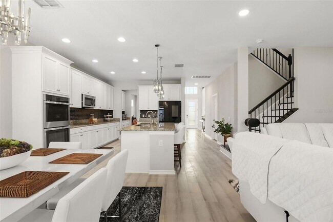 Building Photo - 3010 Adams Cross Dr