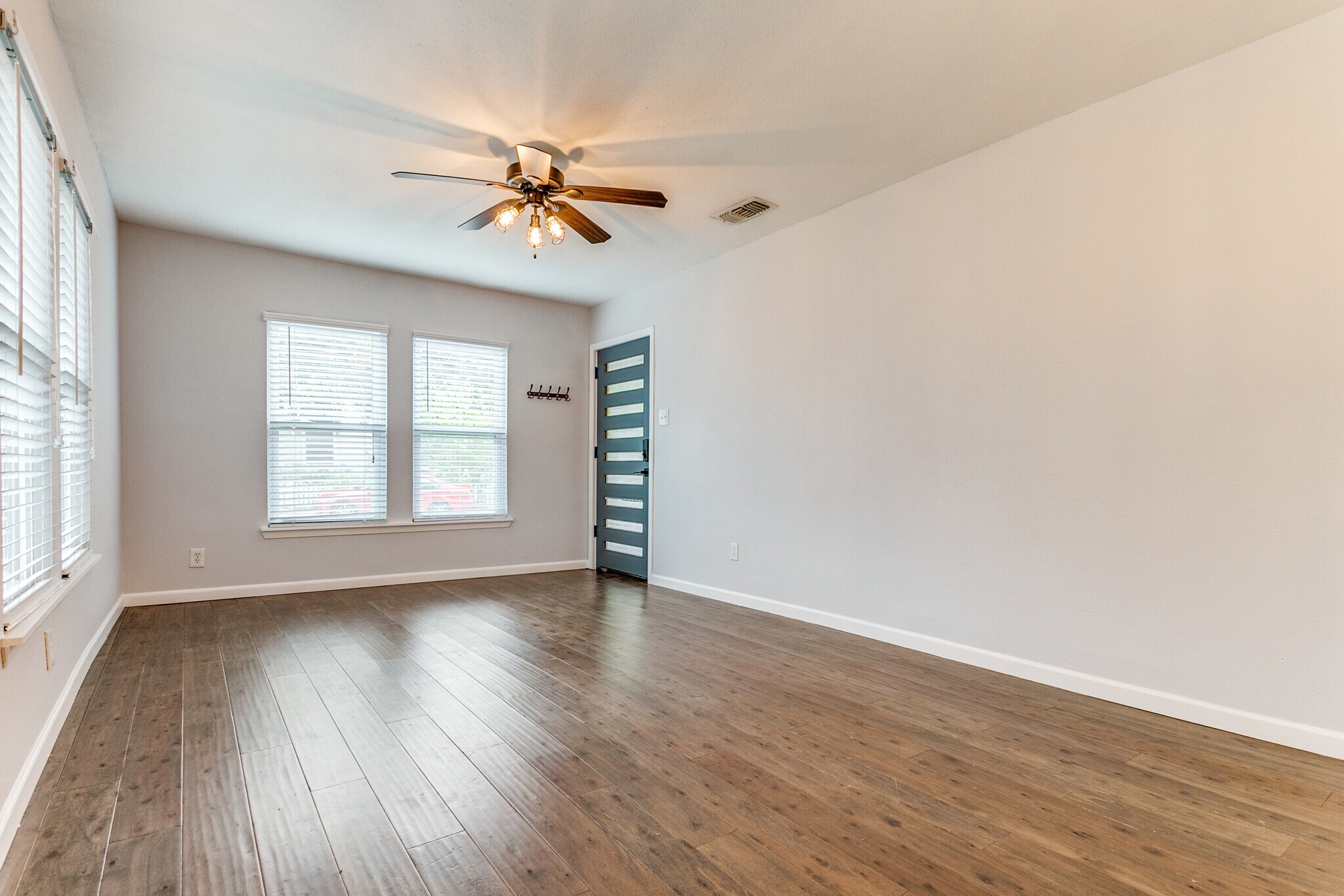 Building Photo - 326 Simon