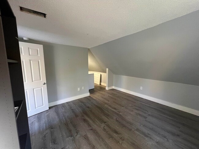 Building Photo - 53 Agassiz St