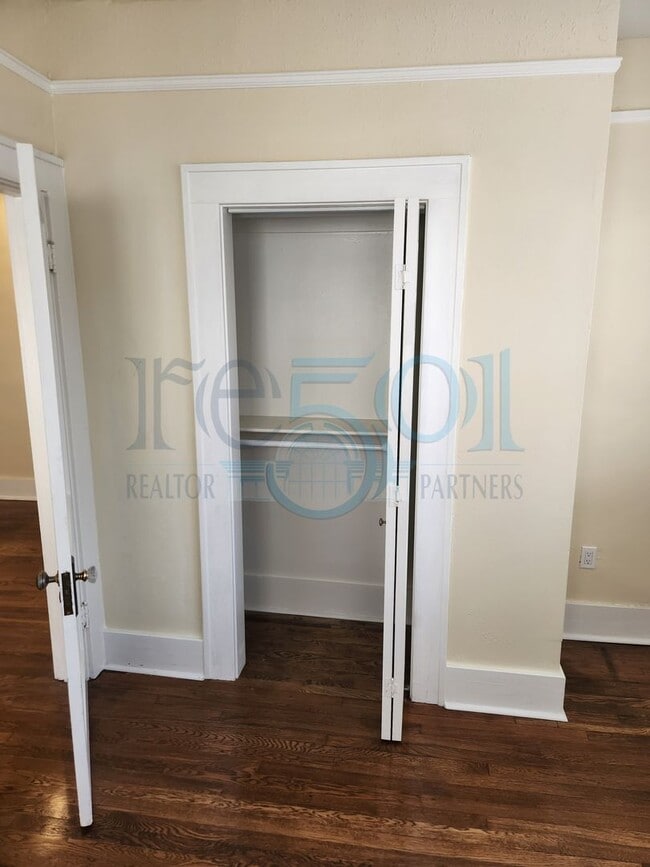 Building Photo - New Downtown Condo Feel With the Hillcrest Vibe!