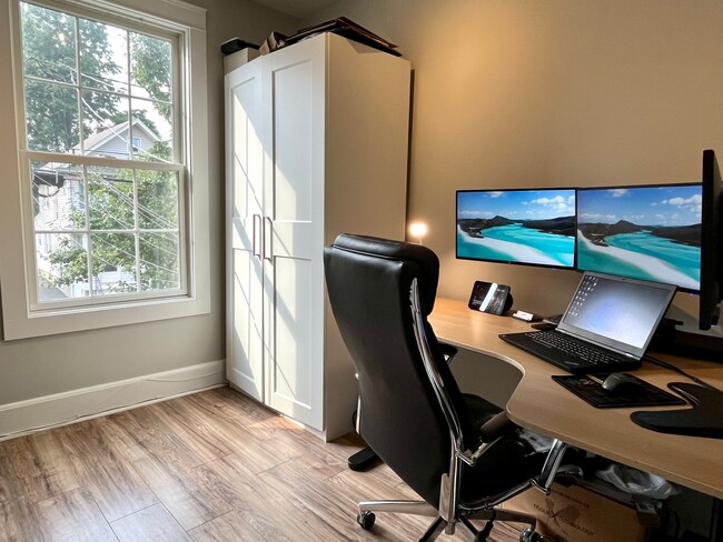 Building Photo - 68 Mission St