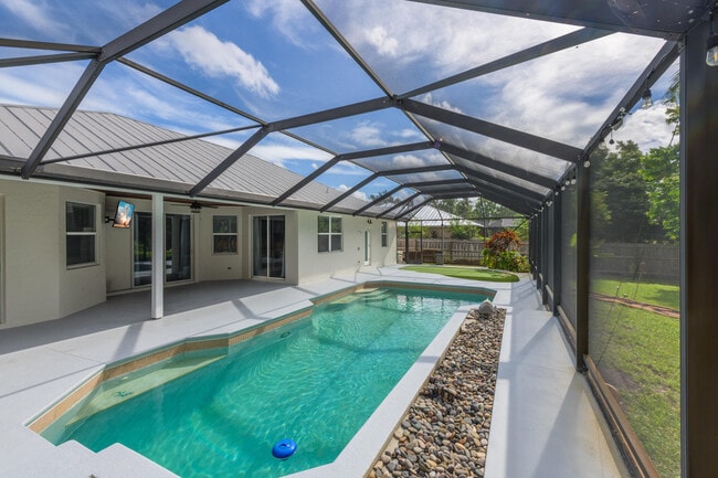 Building Photo - 3315 SE W Snow Rd