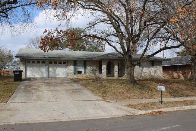 Building Photo - CROWNHILL PARK, ALAMO HEIGHTS I.S.D.