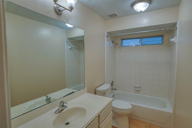 Building Photo - 14918 Appaloosa Ave