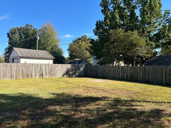 Building Photo - 10075 Yates Dr