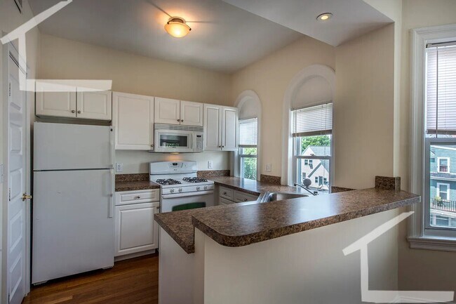 Building Photo - Bright, Renovated Packard's Corner 2Bed/2 ...