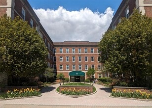 Building Photo - 111 7th St