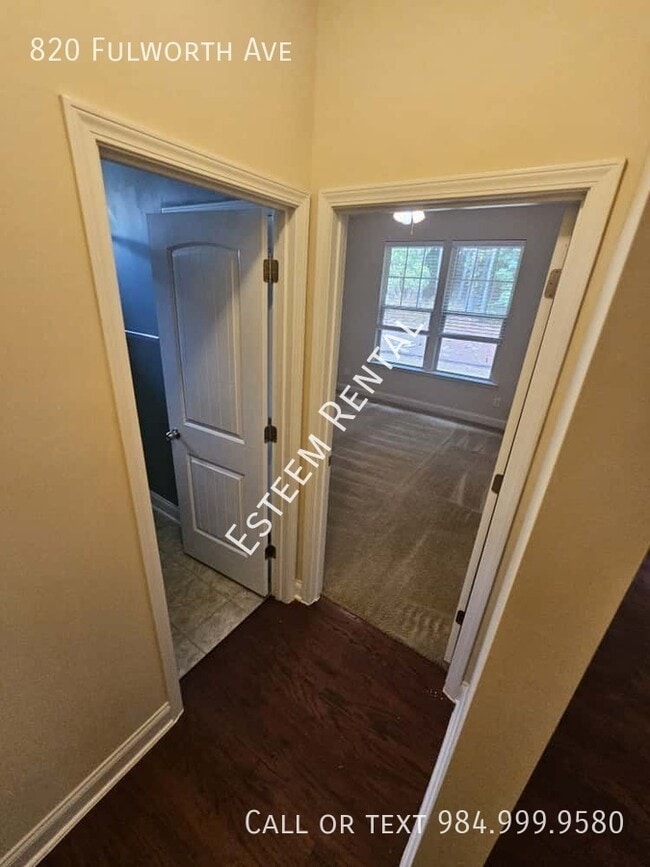 Building Photo - 820 Fulworth Ave