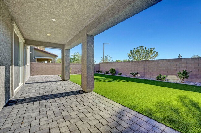 Building Photo - Gated community Located within the Valley Vista Master Plan. 4 Bed 3 Bath features and Open and i...