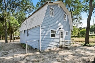 Building Photo - 826 7th St