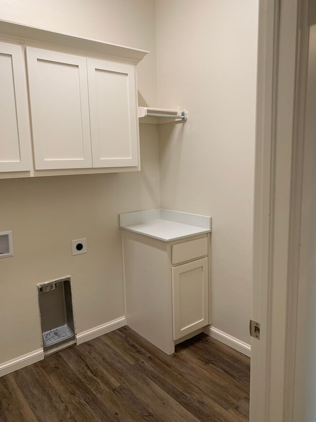 Building Photo - 3 bedroom, 3 bathroom, 2 car garage with a study in Gated Neighborhood