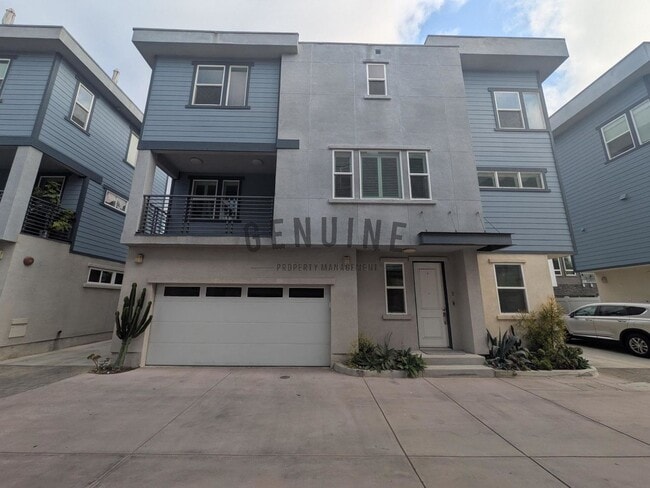 Building Photo - 3Bd 2.5Ba Townhouse w/Rooftop Deck