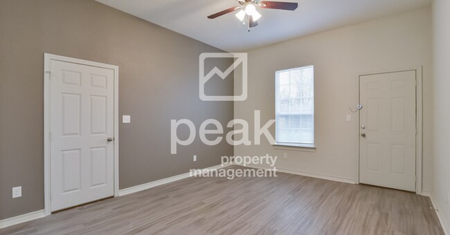 Building Photo - $1515! Beautiful Corner lot home in Fort Worth! Available NOW!