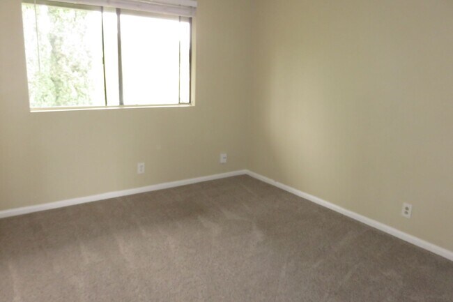 Building Photo - Townhome for Rent — La Jolla Village, South Point Community
