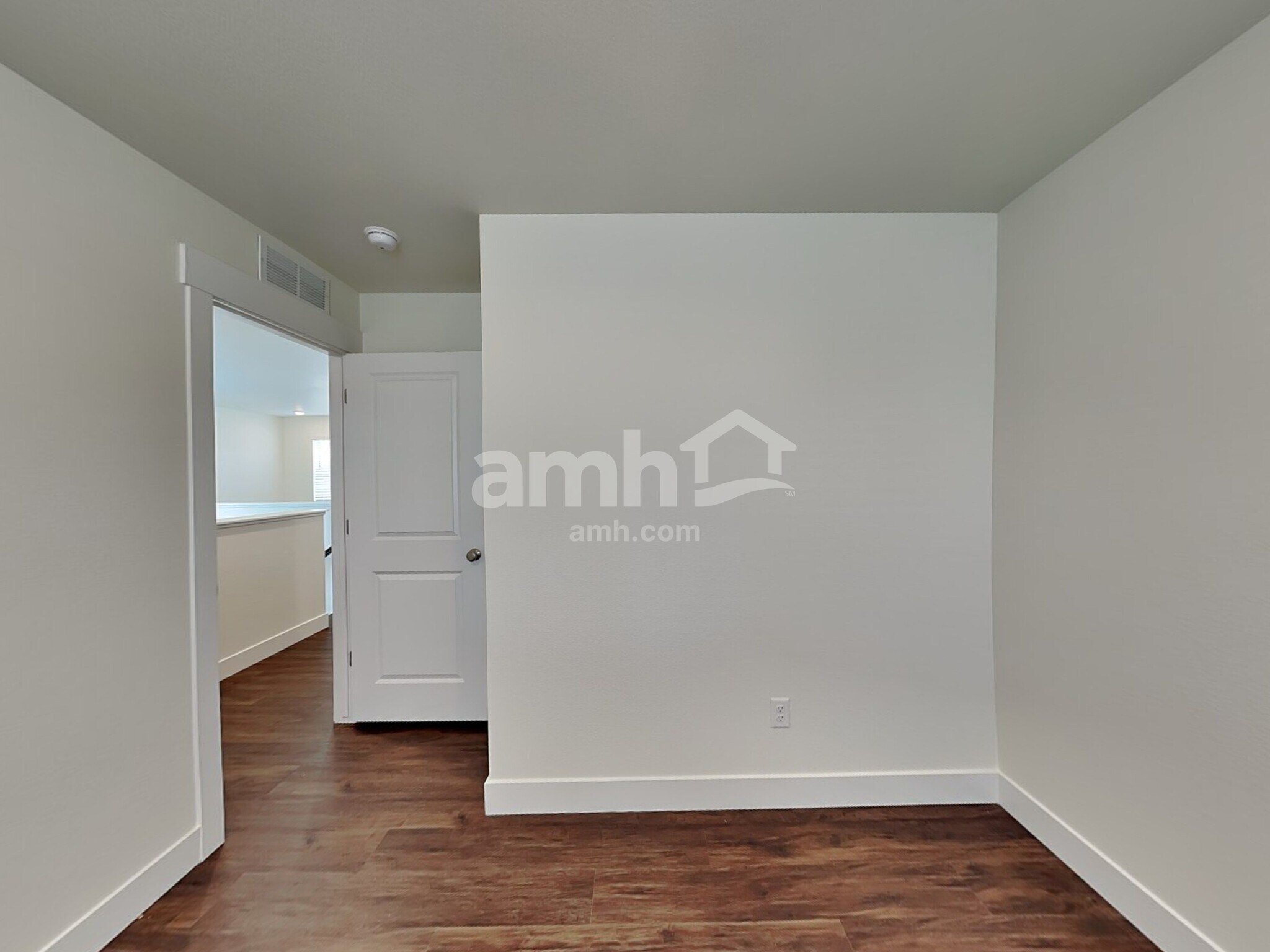 Building Photo - 334 N Addison Way