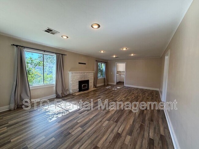 Building Photo - 337 W 200 N