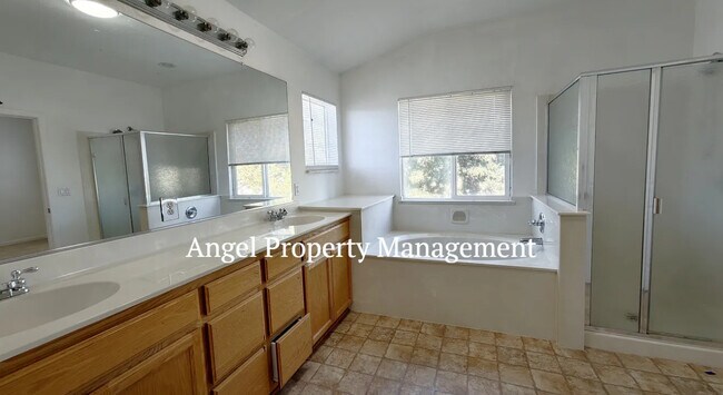 Building Photo - 1475 Garold Ln
