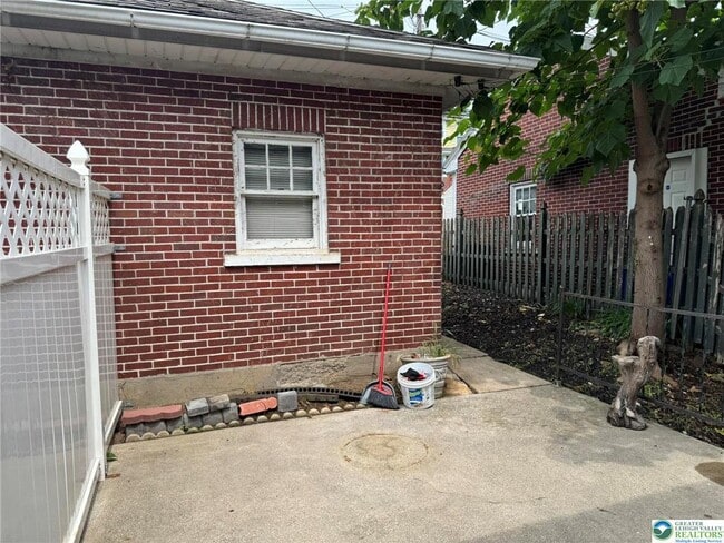 Building Photo - 1225 Delaware Ave