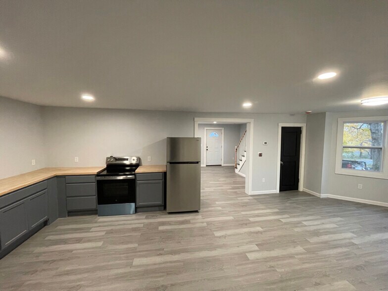 Building Photo - 25 High St