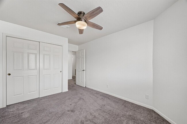 Building Photo - 1253 El Camino Village Dr