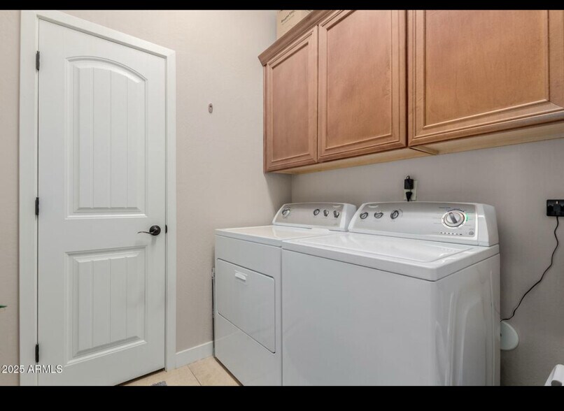 Building Photo - 4241 N Pebble Creek Pky