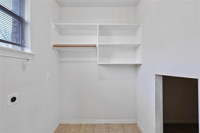 Building Photo - 628 Daisy Dr