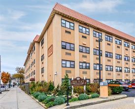 Primary Photo - 185 W Park Ave