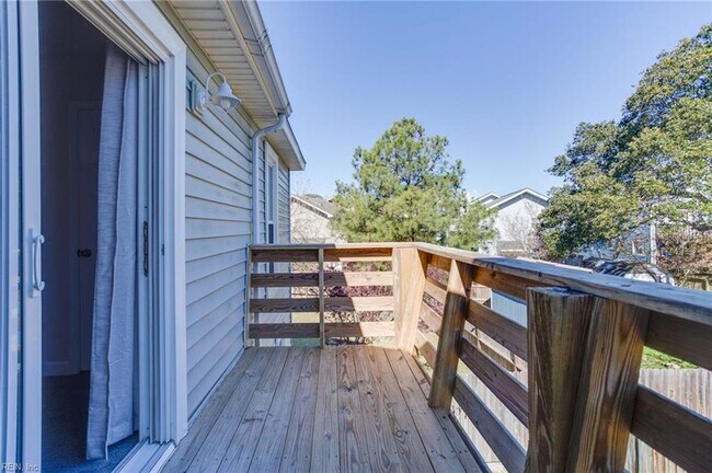 Building Photo - 3746 Pendleton Ave