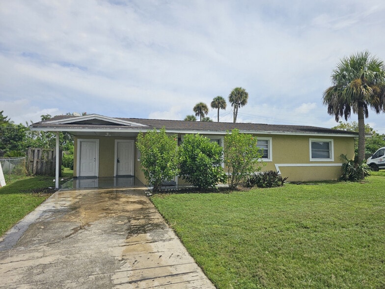 Building Photo - 2550 Stratford Dr