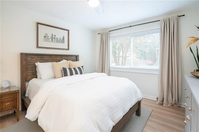 Building Photo - 100 Biscayne Dr NW