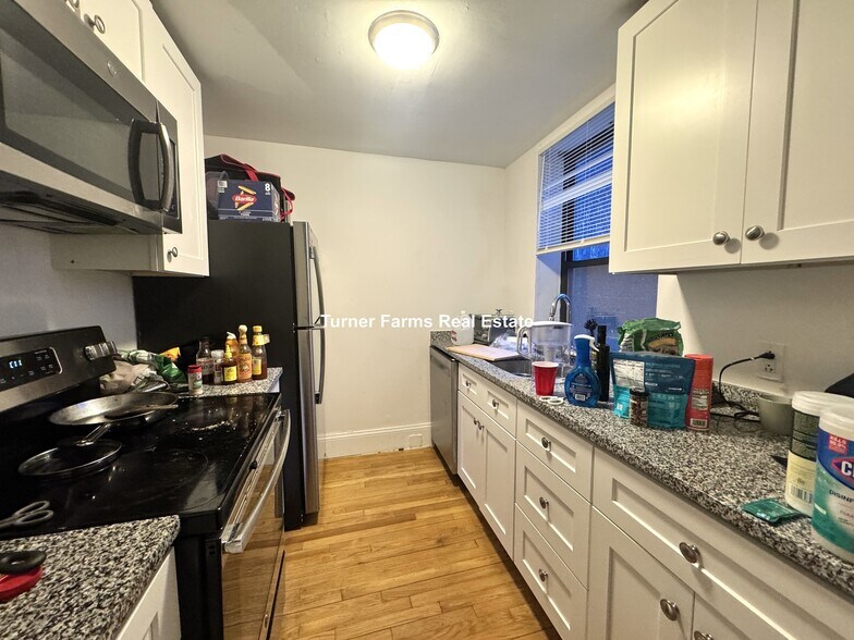 Building Photo - 774 Columbus Ave