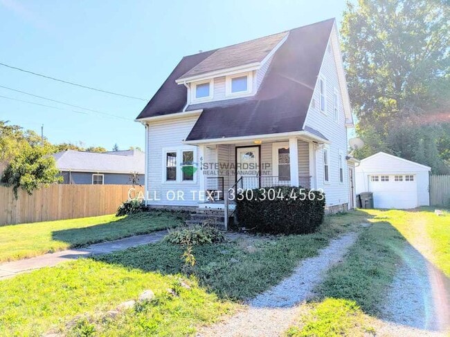 Building Photo - 654 E Glenwood Ave