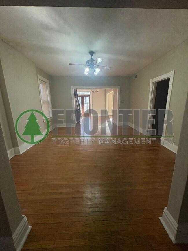 Building Photo - 3939 Magnolia Ave