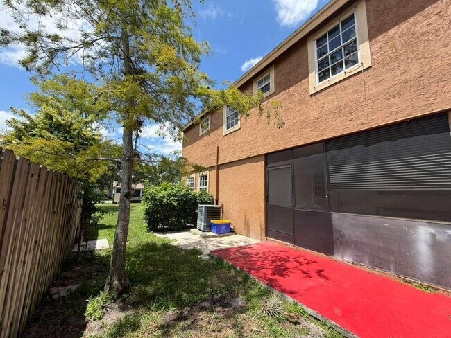 Building Photo - 13986 Morning Glory Dr