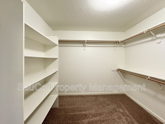Building Photo - 11877 NW Cedar Ct