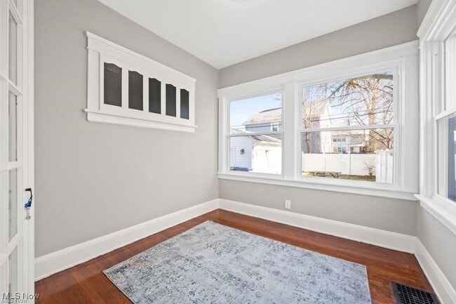 Building Photo - 1643 Lincoln Ave