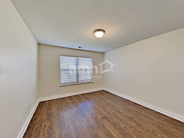 Building Photo - 413 Juniper Bluff